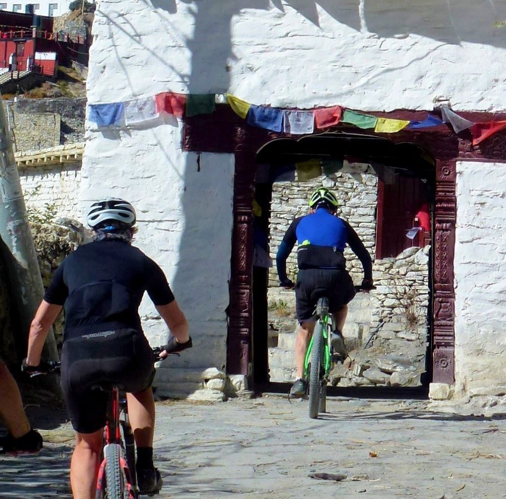 Cycle Nepal on the Nepal cycling tour